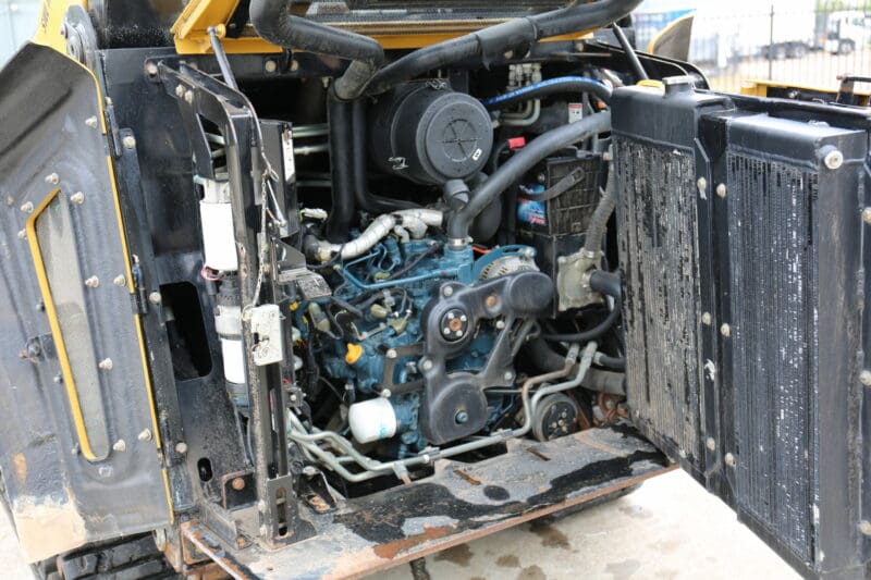 ASV VT70 Posi track engine